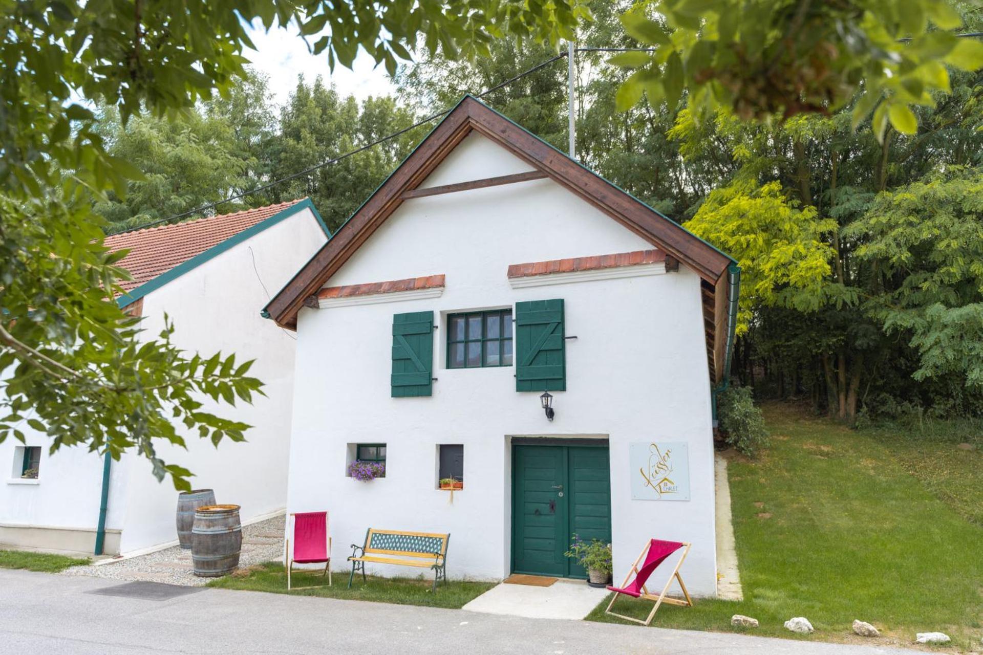 Отель Winzerhof Kuessler - Weinviertel Stillfried Экстерьер фото